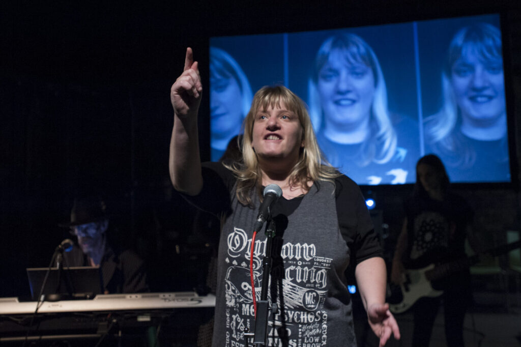 Zara-Mallinson-Mind-the-Gap-CONTAINED-Photo-Tim-Smith-2015